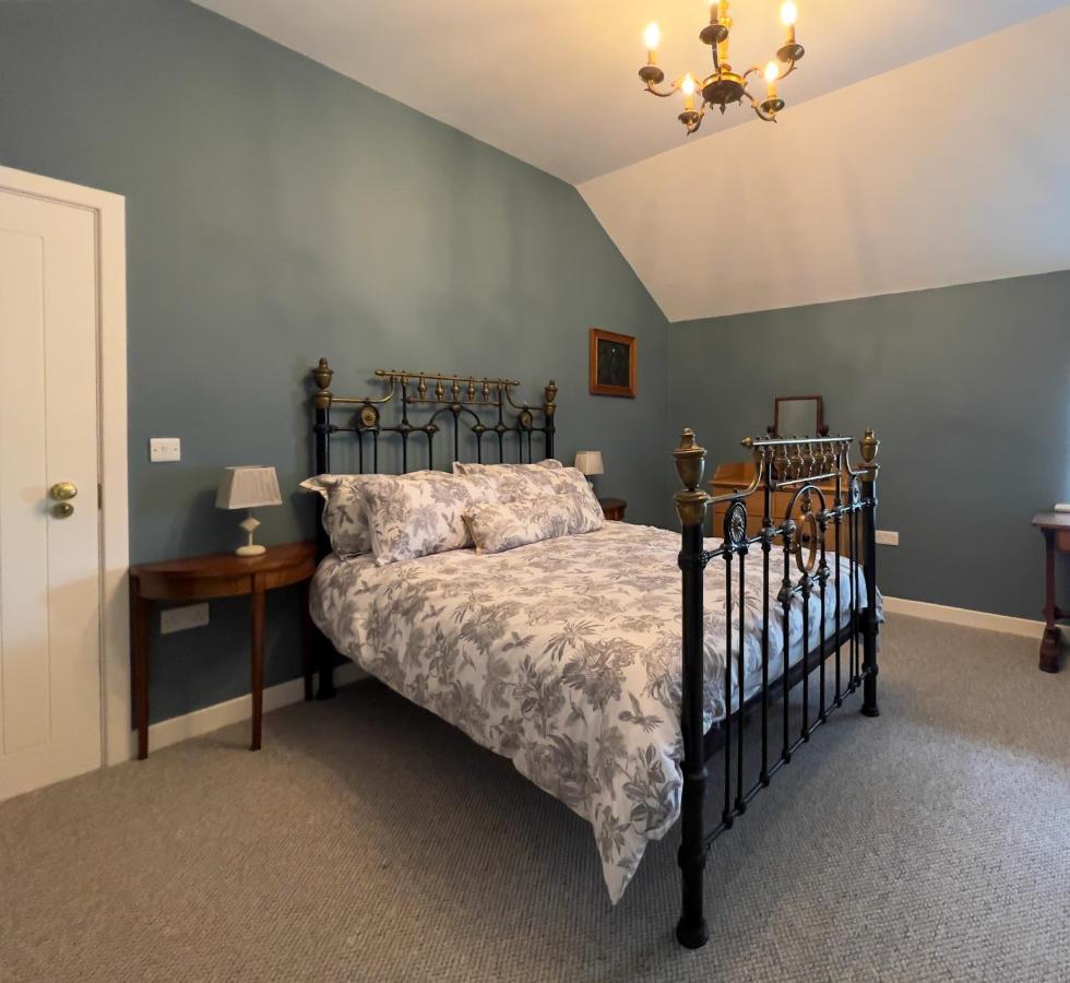 Converted Victorian Coach House With Hot Tub Stewartstown エクステリア 写真