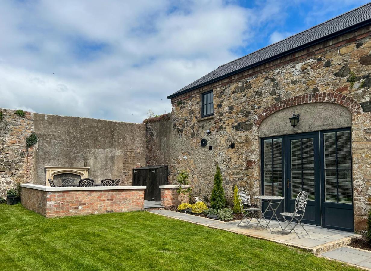 Converted Victorian Coach House With Hot Tub Stewartstown エクステリア 写真