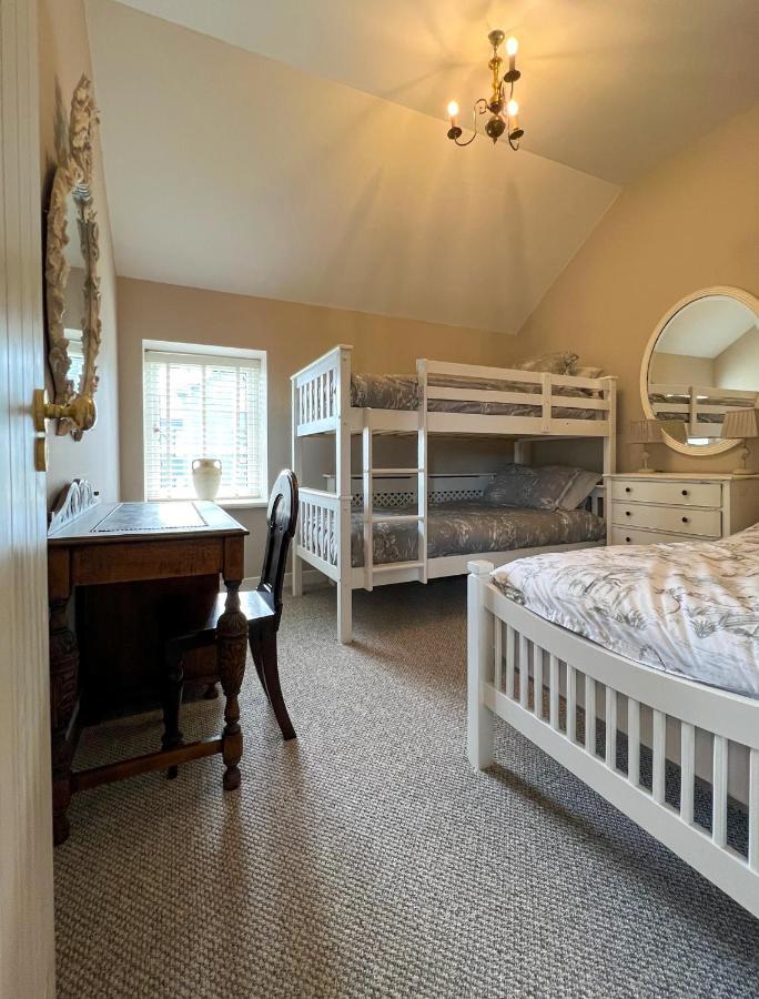 Converted Victorian Coach House With Hot Tub Stewartstown エクステリア 写真